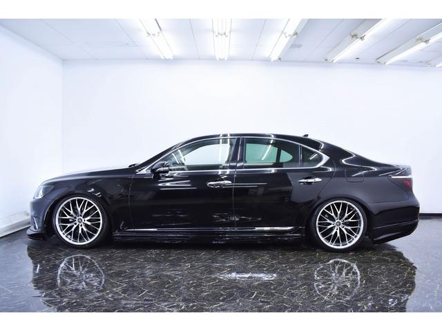 LS460 黒革・後期仕様・特別1年保証付車・走行無制限・新品フルエアロ・新品ホイール・新品タイヤ・4連イカリングBLACKライト・クリアランスS・音楽録音・DVD再生・Bluetooth・レーダー・クルコン(12枚目)