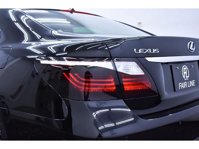 LS460 黒革・後期仕様・特別1年保証付車・走行無制限・新品フルエアロ・新品ホイール・新品タイヤ・4連イカリングBLACKライト・クリアランスS・音楽録音・DVD再生・Bluetooth・レーダー・クルコン(17枚目)