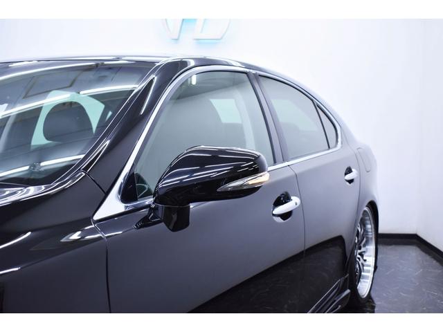 LS460 黒革・後期仕様・特別1年保証付車・走行無制限・新品フルエアロ・新品ホイール・新品タイヤ・4連イカリングBLACKライト・クリアランスS・音楽録音・DVD再生・Bluetooth・レーダー・クルコン(19枚目)