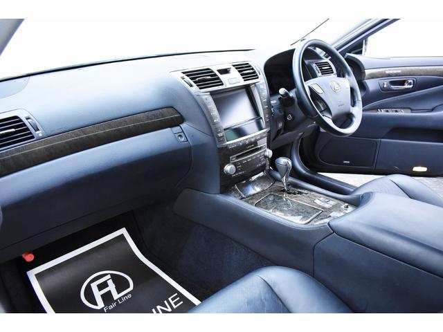 LS460 黒革・後期仕様・特別1年保証付車・走行無制限・新品フルエアロ・新品ホイール・新品タイヤ・4連イカリングBLACKライト・クリアランスS・音楽録音・DVD再生・Bluetooth・レーダー・クルコン(24枚目)