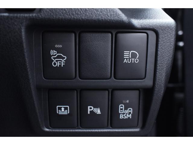 IS IS300h バージョンL 黒革・新品Fスポーツ仕様スピンドルフェイス・新品アルミホイール・新品タイヤ・特別1年保証・走行無制限・レーダークルーズ・クリアランスソナー・パドルシフト・DVD再生・地デジ・Bluetooth接続(61枚目)