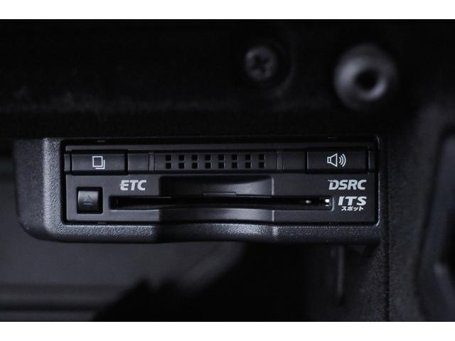 IS IS300h バージョンL 黒革・新品Fスポーツ仕様スピンドルフェイス・新品アルミホイール・新品タイヤ・特別1年保証・走行無制限・レーダークルーズ・クリアランスソナー・パドルシフト・DVD再生・地デジ・Bluetooth接続(64枚目)