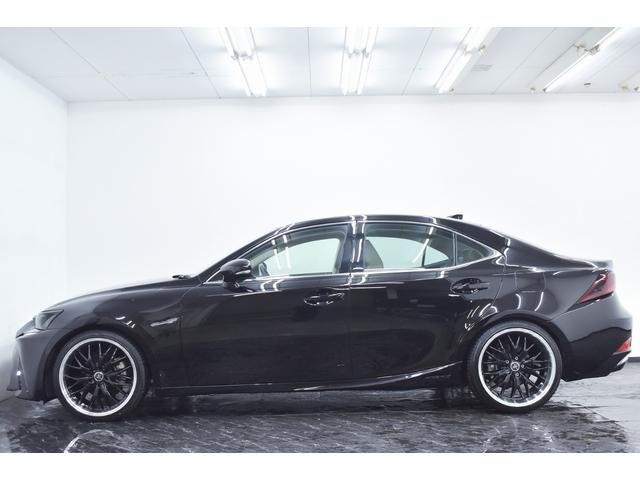 ＩＳ ＩＳ３００ｈ　バージョンＬ　本革・新品現行仕様スピンドルフェイス・新品アルミホイール・新品タイヤ・ＢＬＡＣＫカスタムライト・ＢＬＡＣＫカスタムテール・特別１年保証・走行無制限・レーダークルーズ・パドルシフト・Ｂｌｕｅｔｏｏｔｈ（17枚目）