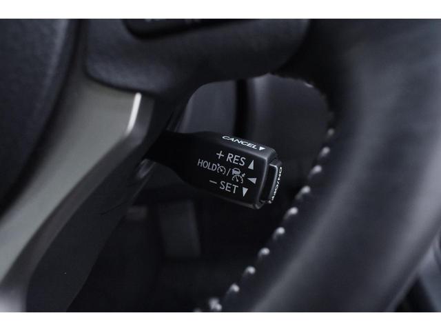 ＩＳ ＩＳ３００ｈ　バージョンＬ　本革・新品現行仕様スピンドルフェイス・新品アルミホイール・新品タイヤ・ＢＬＡＣＫカスタムライト・ＢＬＡＣＫカスタムテール・特別１年保証・走行無制限・レーダークルーズ・パドルシフト・Ｂｌｕｅｔｏｏｔｈ（59枚目）