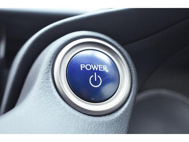 ＩＳ ＩＳ３００ｈ　バージョンＬ　本革・新品現行仕様スピンドルフェイス・新品アルミホイール・新品タイヤ・ＢＬＡＣＫカスタムライト・ＢＬＡＣＫカスタムテール・特別１年保証・走行無制限・レーダークルーズ・パドルシフト・Ｂｌｕｅｔｏｏｔｈ（60枚目）