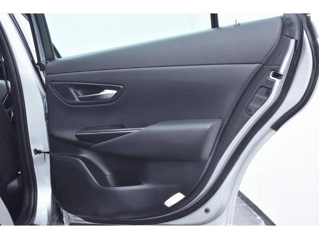 クラウンハイブリッド ＲＳアドバンス　黒革・専用１８ｉｎメッキアルミホイール・ＴＯＹＯＴＡセーフティセンス・特別１年保証・走行無制限・レーダークルーズ・３６０°カメラ・音楽録音・ＤＶＤ再生・地デジ・Ｂｌｕｅｔｏｏｔｈ接続・ドラレコ（27枚目）