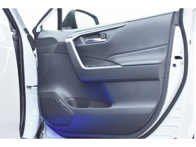 RAV4 X 後期・サンルーフ・モデリスタフルエアロ・社外アルミホイール・TOYOTAセーフティセンス・特別1年保証・走行無制限・レーダークルーズ・クリアランスソナー・Bluetooth接続・記録簿・ワンオーナー(42枚目)