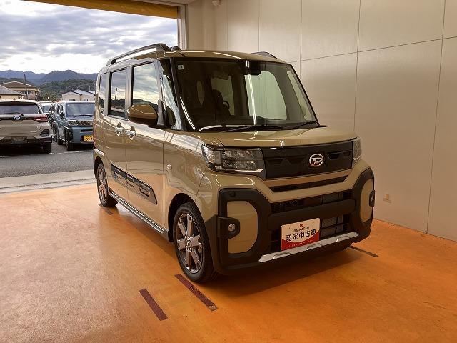 タント ファンクロスターボ　サポカーＳワイド適合　ミラクルオープンドア　両側オートスライドドア　電動パーキングブレーキ　ステアリングスイッチ　シートヒーター　コーナーセンサー　Ｐスタート　キーフリー（7枚目）