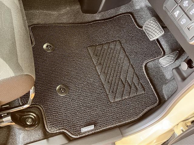 タント ファンクロスターボ　サポカーＳワイド適合　ミラクルオープンドア　両側オートスライドドア　電動パーキングブレーキ　ステアリングスイッチ　シートヒーター　コーナーセンサー　Ｐスタート　キーフリー（23枚目）