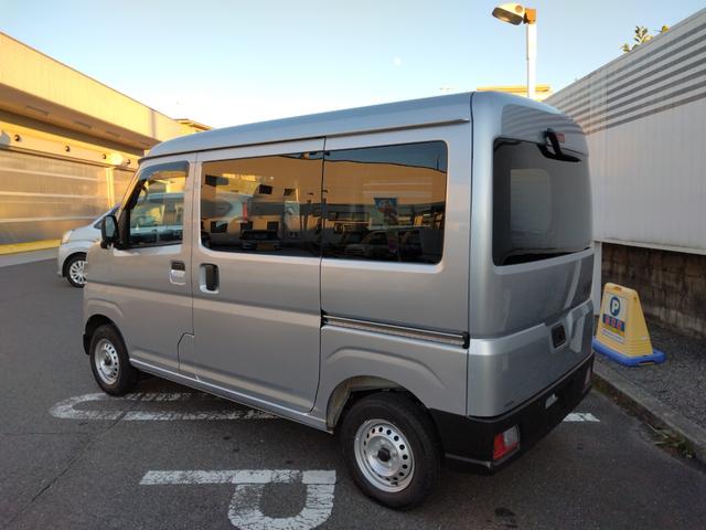 ハイゼットカーゴ DX サポカーSワイド適合 ラジオ エアコン アクセサリーソケット コーナーセンサー アイドリングストップ 光軸調整ダイヤル 横滑り防止機能 誤発進抑制機能 パワーウインドウ キーレス(6枚目)