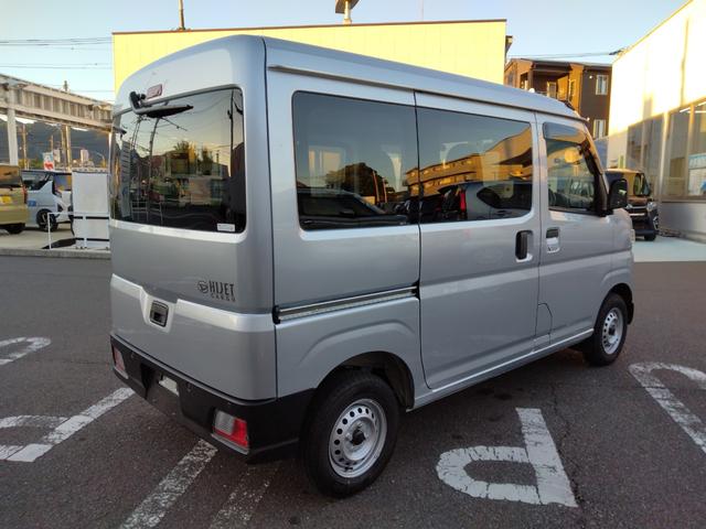 ハイゼットカーゴ DX サポカーSワイド適合 ラジオ エアコン アクセサリーソケット コーナーセンサー アイドリングストップ 光軸調整ダイヤル 横滑り防止機能 誤発進抑制機能 パワーウインドウ キーレス(8枚目)