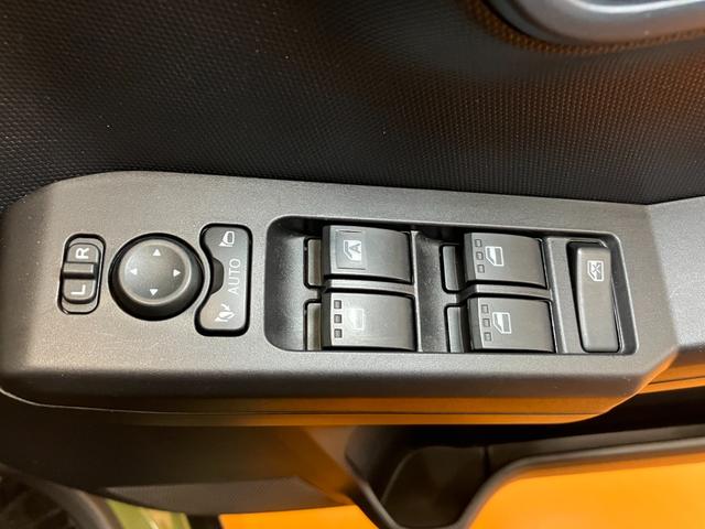 タフト G クロムベンチャー サポカーSワイド適合 パノラマモニター対応 スカイフィールトップ 電動パーキングブレーキ ステアリングスイッチ シートヒーター USB接続端子 Pスタート コーナーセンサー 電動格納ミラー キーフリー(16枚目)