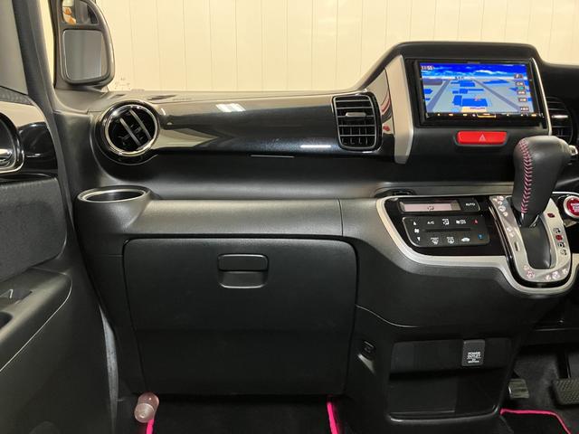 N-BOXカスタム G・ターボAパッケージ 衝突被害軽減ブレーキシステム デイライト 両側オートスライドドア Bカメラ クルーズコントロール ステアリングスイッチ パドルシフト Pスタート ETC 電動格納ミラー キーフリー(12枚目)