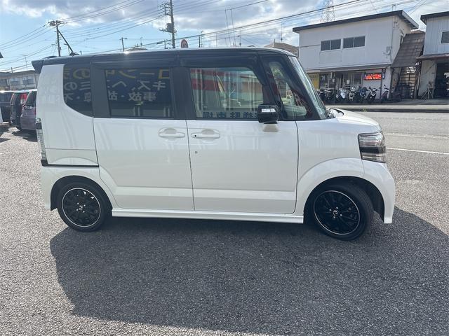 Ｎ－ＢＯＸカスタム ２トーンカラースタイル　Ｇ・ターボＬパッケージ　エアコン　パワーウインドウ　パワーステアリング　運転席　助手席エアバック　ナビ　ＥＴＣ　バックカメラ　両側電動スライドドア　ＨＩＤ　ターボ車　車検２年付き（4枚目）