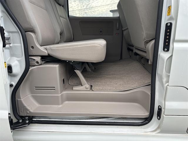 エブリイワゴン ＰＺターボ　エアコン　パワーステアリング　パワーウインドウ　運転席　助手席エアバック　オーディオ　ワンオーナー車　左リヤ電動スライドドア　走行距離２２０００キロ　車検２年付き（19枚目）