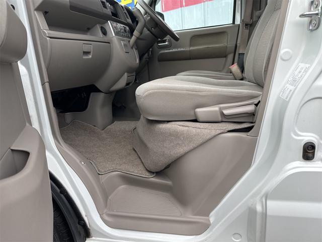 エブリイワゴン ＰＺターボ　エアコン　パワーステアリング　パワーウインドウ　運転席　助手席エアバック　オーディオ　ワンオーナー車　左リヤ電動スライドドア　走行距離２２０００キロ　車検２年付き（25枚目）