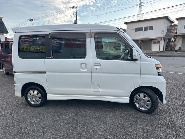 アトレーワゴン カスタムターボＲＳリミテッド　エアコン　パワーステアリング　パワーウインドウ　運転席　助手席エアバック　ナビ　電動スライドドア　ＥＴＣ　ＨＩＤ　ＡＢＳ　ターボ車　走行距離３９０００キロ台　車検２年付き（4枚目）