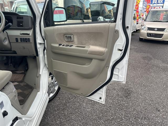 アトレーワゴン カスタムターボＲＳリミテッド　エアコン　パワーステアリング　パワーウインドウ　運転席　助手席エアバック　ナビ　電動スライドドア　ＥＴＣ　ＨＩＤ　ＡＢＳ　ターボ車　走行距離３９０００キロ台　車検２年付き（11枚目）