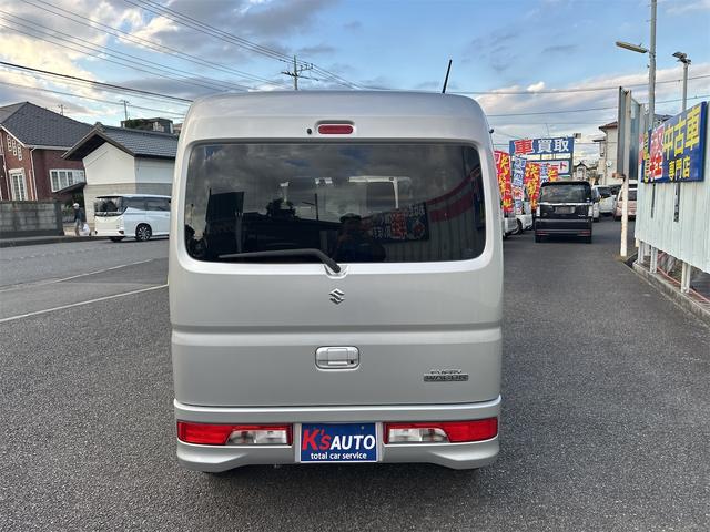 ルーフ高で荷物もたくさん積めます！汚れ、傷の目立ちにくいシルバーメタリックです！