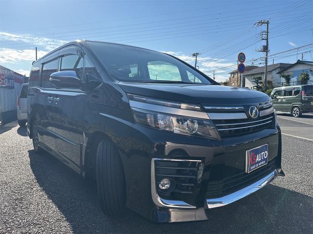 ヴォクシー ZS 煌II エアコン パワーステアリング パワーウインドウ 運転席 助手席エアバック ナビ ETC バックカメラ LEDヘッドライト 衝突被害軽減ブレーキ 7人乗り 両側電動スライドドア 車検令和9年8月(3枚目)