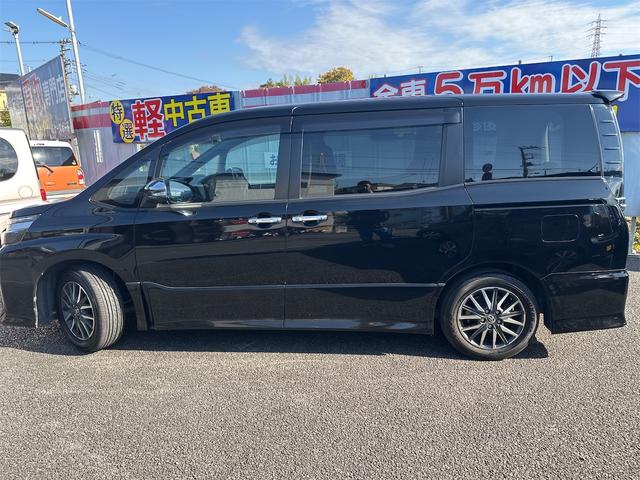 ヴォクシー ZS 煌II エアコン パワーステアリング パワーウインドウ 運転席 助手席エアバック ナビ ETC バックカメラ LEDヘッドライト 衝突被害軽減ブレーキ 7人乗り 両側電動スライドドア 車検令和9年8月(8枚目)