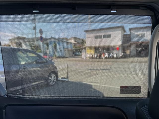 ヴォクシー ZS 煌II エアコン パワーステアリング パワーウインドウ 運転席 助手席エアバック ナビ ETC バックカメラ LEDヘッドライト 衝突被害軽減ブレーキ 7人乗り 両側電動スライドドア 車検令和9年8月(24枚目)