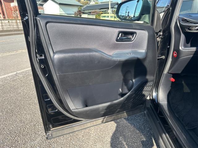 ヴォクシー ZS 煌II エアコン パワーステアリング パワーウインドウ 運転席 助手席エアバック ナビ ETC バックカメラ LEDヘッドライト 衝突被害軽減ブレーキ 7人乗り 両側電動スライドドア 車検令和9年8月(32枚目)