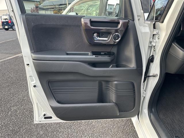 Ｎ－ＢＯＸカスタム Ｌターボ　【支払い総額１３５．０円】車検２年付　プラズマクラスター搭載エアコン　純正ナビ　ＥＴＣ　バックカメラ　ロールサンシェイド付両側電動スライドドア　ホンダセンシング付　前席両側シートヒーター（32枚目）