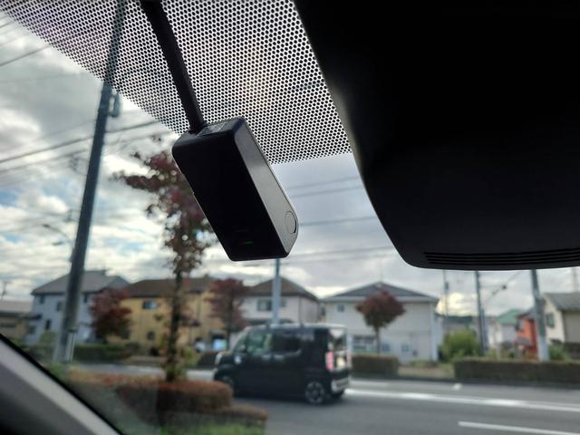 シエンタ Ｇ　後席モニター　純正ナビ　ＴＶ　バックカメラ　ＥＴＣ　ドラレコ　両側電動スライドドア　オートリトラミラー　スマートキー（18枚目）