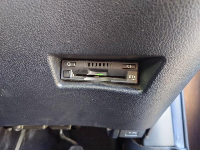 シエンタ Ｇ　後席モニター　純正ナビ　ＴＶ　バックカメラ　ＥＴＣ　ドラレコ　両側電動スライドドア　オートリトラミラー　スマートキー（19枚目）
