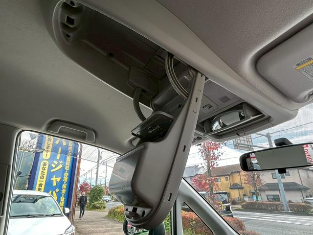 ヴォクシー Ｘ　Ｌエディション　純正ナビ／バックカメラ／ＴＶ／Ｂｌｕｅｔｏｏｔｈ／電動スライドドア／ＥＴＣ／フットライト／プッシュスタート／スマートキー／（19枚目）