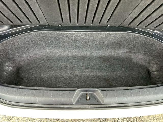 ヴォクシー Ｘ　Ｌエディション　純正ナビ／バックカメラ／ＴＶ／Ｂｌｕｅｔｏｏｔｈ／電動スライドドア／ＥＴＣ／フットライト／プッシュスタート／スマートキー／（28枚目）