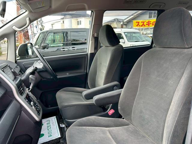 ヴォクシー Ｘ　Ｌエディション　純正ナビ／バックカメラ／ＴＶ／Ｂｌｕｅｔｏｏｔｈ／電動スライドドア／ＥＴＣ／フットライト／プッシュスタート／スマートキー／（36枚目）