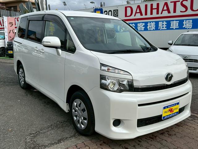 ヴォクシー Ｘ　Ｌエディション　純正ナビ／バックカメラ／ＴＶ／Ｂｌｕｅｔｏｏｔｈ／電動スライドドア／ＥＴＣ／フットライト／プッシュスタート／スマートキー／（37枚目）