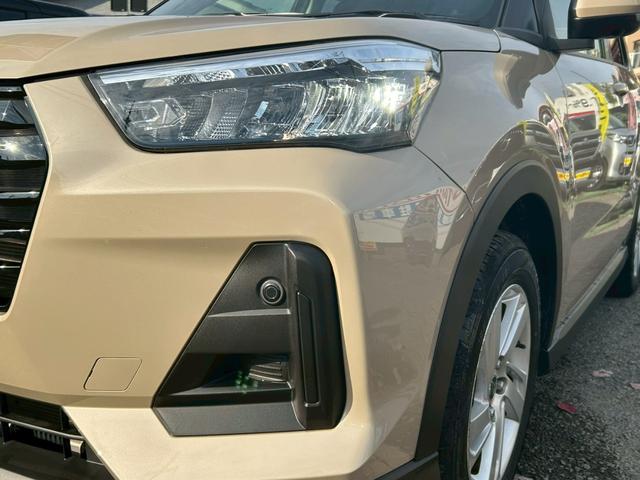 ロッキー Ｘ　９インチディスプレイオーディオ　全方位カメラ　アップルカープレイ　フルセグＴＶ　ＥＴＣ　ＵＳＢ充電ポート　スマートアシスト　純正ホイール　ＬＥＤライト　デジタルメーター　スマートキー２個（5枚目）