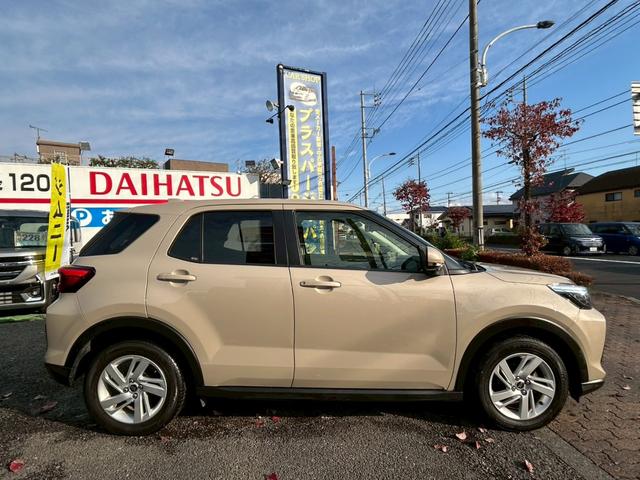 ロッキー Ｘ　９インチディスプレイオーディオ　全方位カメラ　アップルカープレイ　フルセグＴＶ　ＥＴＣ　ＵＳＢ充電ポート　スマートアシスト　純正ホイール　ＬＥＤライト　デジタルメーター　スマートキー２個（7枚目）