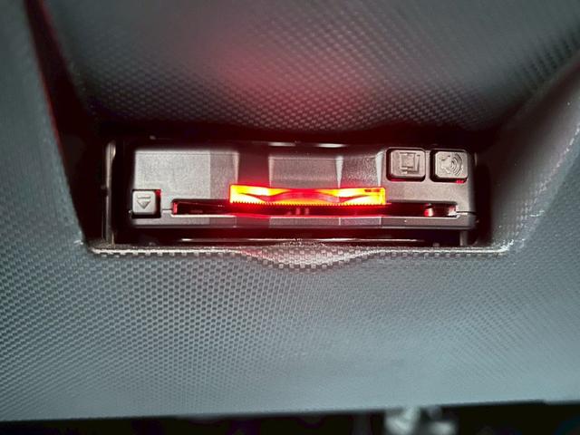 ロッキー Ｘ　９インチディスプレイオーディオ　全方位カメラ　アップルカープレイ　フルセグＴＶ　ＥＴＣ　ＵＳＢ充電ポート　スマートアシスト　純正ホイール　ＬＥＤライト　デジタルメーター　スマートキー２個（18枚目）