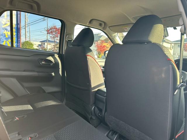 ロッキー Ｘ　９インチディスプレイオーディオ　全方位カメラ　アップルカープレイ　フルセグＴＶ　ＥＴＣ　ＵＳＢ充電ポート　スマートアシスト　純正ホイール　ＬＥＤライト　デジタルメーター　スマートキー２個（26枚目）