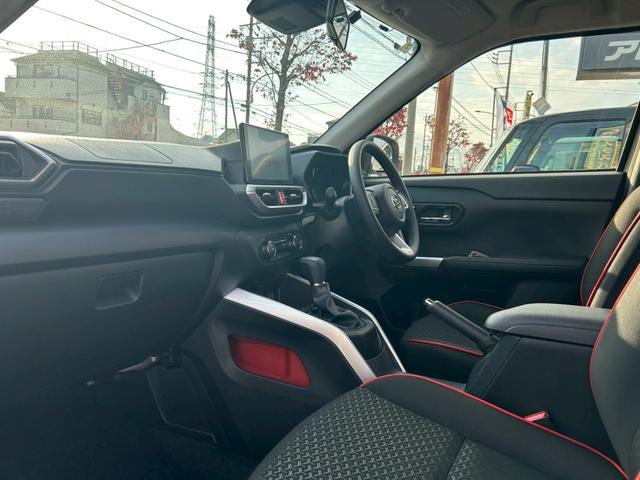 ロッキー Ｘ　９インチディスプレイオーディオ　全方位カメラ　アップルカープレイ　フルセグＴＶ　ＥＴＣ　ＵＳＢ充電ポート　スマートアシスト　純正ホイール　ＬＥＤライト　デジタルメーター　スマートキー２個（34枚目）