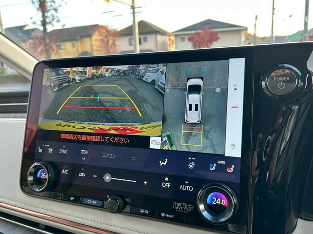 ＬＭ ＬＭ５００ｈ　バージョンＬ　１９インチ鍛造アルミホイール　左右独立ムーンルーフ　後席モニター　白革シート　後席タブレット　ユニバーサルステップ　３眼ヘッドライト　マークレビンソン　パワーバックドア　全方位カメラ　ＢＳＭ　ＨＵＤ（13枚目）