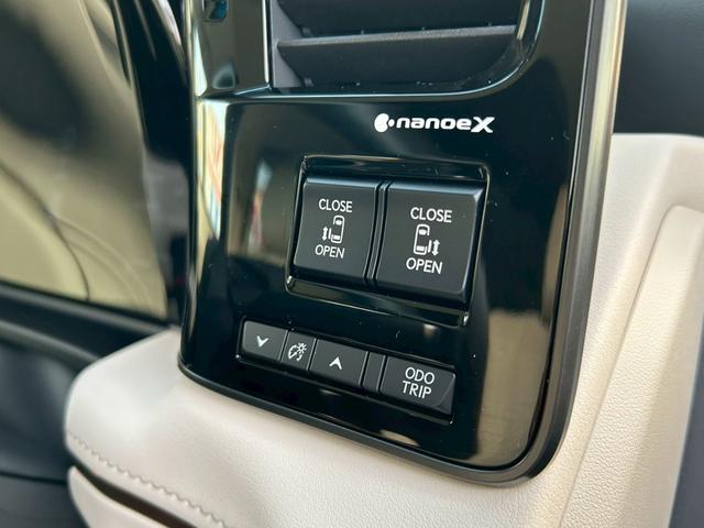 ＬＭ ＬＭ５００ｈ　バージョンＬ　１９インチ鍛造アルミホイール　左右独立ムーンルーフ　後席モニター　白革シート　後席タブレット　ユニバーサルステップ　３眼ヘッドライト　マークレビンソン　パワーバックドア　全方位カメラ　ＢＳＭ　ＨＵＤ（25枚目）