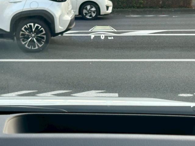 ＬＭ ＬＭ５００ｈ　バージョンＬ　１９インチ鍛造アルミホイール　左右独立ムーンルーフ　後席モニター　白革シート　後席タブレット　ユニバーサルステップ　３眼ヘッドライト　マークレビンソン　パワーバックドア　全方位カメラ　ＢＳＭ　ＨＵＤ（29枚目）