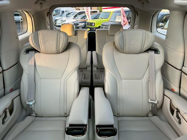 ＬＭ ＬＭ５００ｈ　バージョンＬ　１９インチ鍛造アルミホイール　左右独立ムーンルーフ　後席モニター　白革シート　後席タブレット　ユニバーサルステップ　３眼ヘッドライト　マークレビンソン　パワーバックドア　全方位カメラ　ＢＳＭ　ＨＵＤ（34枚目）