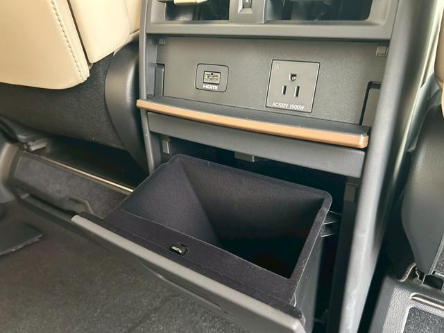 ＬＭ ＬＭ５００ｈ　バージョンＬ　１９インチ鍛造アルミホイール　左右独立ムーンルーフ　後席モニター　白革シート　後席タブレット　ユニバーサルステップ　３眼ヘッドライト　マークレビンソン　パワーバックドア　全方位カメラ　ＢＳＭ　ＨＵＤ（50枚目）