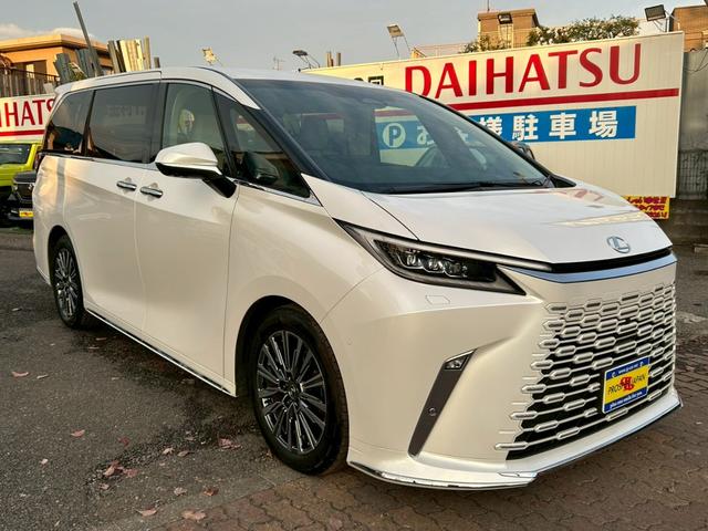 ＬＭ ＬＭ５００ｈ　バージョンＬ　１９インチ鍛造アルミホイール　左右独立ムーンルーフ　後席モニター　白革シート　後席タブレット　ユニバーサルステップ　３眼ヘッドライト　マークレビンソン　パワーバックドア　全方位カメラ　ＢＳＭ　ＨＵＤ（66枚目）