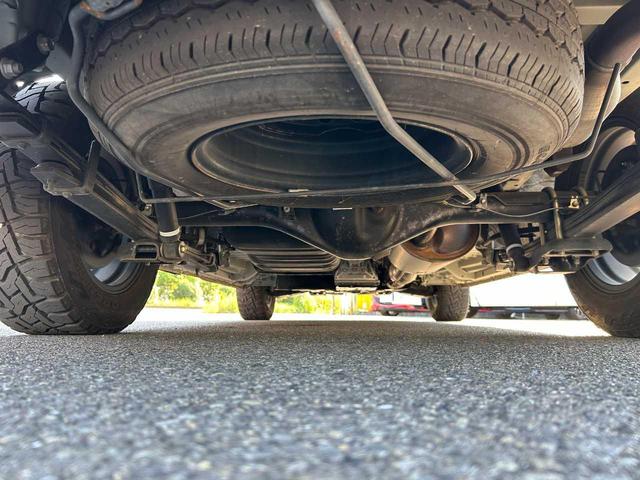 ハイエースバン DX トイファクトリー キャンピング仕様 ALPINEフリップダウンモニター デジタルインナーミラー セーフティセンス 革調シートカバー 社外16インチアルミ オートライト バックモニター ETC(45枚目)