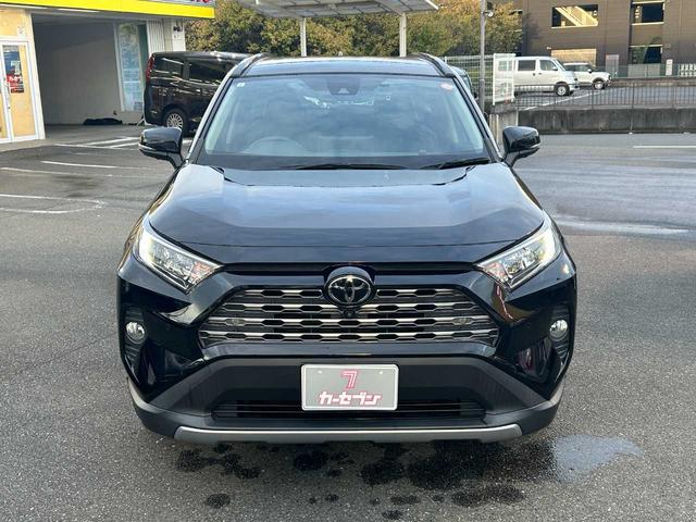 ＲＡＶ４ Ｇ　Ｚパッケージ　パノラマムーンルーフ　パノラミックビューモニター　ワンオーナー　セーフティセンス　レーダークルーズコントロール　ＢＳＭ　パワーバックドア　パワーシート　ステアリングヒーター　ＬＥＤヘッドライト（5枚目）