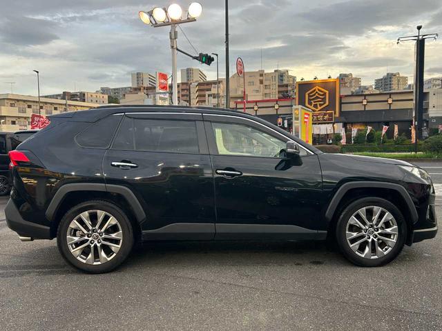 ＲＡＶ４ Ｇ　Ｚパッケージ　パノラマムーンルーフ　パノラミックビューモニター　ワンオーナー　セーフティセンス　レーダークルーズコントロール　ＢＳＭ　パワーバックドア　パワーシート　ステアリングヒーター　ＬＥＤヘッドライト（7枚目）