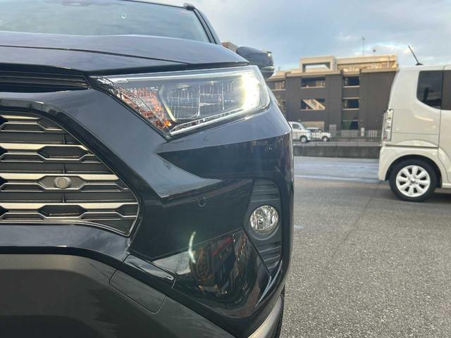 ＲＡＶ４ Ｇ　Ｚパッケージ　パノラマムーンルーフ　パノラミックビューモニター　ワンオーナー　セーフティセンス　レーダークルーズコントロール　ＢＳＭ　パワーバックドア　パワーシート　ステアリングヒーター　ＬＥＤヘッドライト（12枚目）