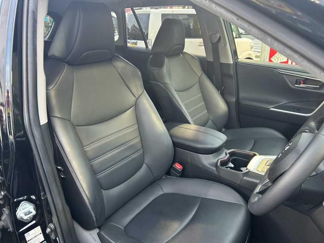 ＲＡＶ４ Ｇ　Ｚパッケージ　パノラマムーンルーフ　パノラミックビューモニター　ワンオーナー　セーフティセンス　レーダークルーズコントロール　ＢＳＭ　パワーバックドア　パワーシート　ステアリングヒーター　ＬＥＤヘッドライト（17枚目）